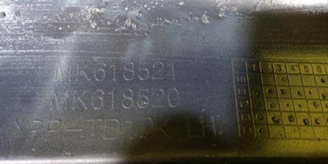 Клык бампера левый передний MITSUBISHI CANTER FEA MK618521 4 ракурс