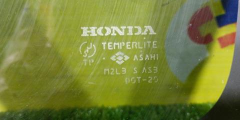 Стекло собачника правое HONDA CIVIC EU4 4 ракурс