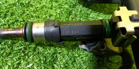 Инжектор SUZUKI WAGON R MH55S R06A 15710-63R00 3 ракурс