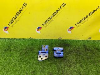 Петли 5-й двери SUZUKI JIMNY JB23W K6A-T 69520-81A02 1 ракурс