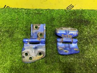 Петли 5-й двери SUZUKI JIMNY JB23W K6A-T 69520-81A02 2 ракурс