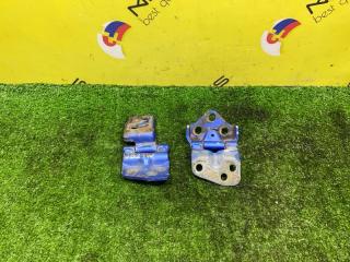 Петли 5-й двери SUZUKI JIMNY JB23W K6A-T 69520-81A02 3 ракурс