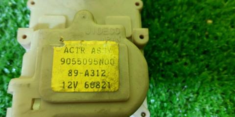 Замок 5-й двери NISSAN AVENIR W10 SR18DE 9055095N00 2 ракурс