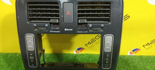 Консоль магнитофона NISSAN LEAF ZE0 EM61 682603NA0A 3 ракурс