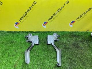 Петля капота NISSAN NOTE E12 HR12DE 654013VA1A 3 ракурс