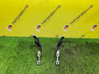 Петля капота TOYOTA SPADE NCP141 1NZ-FE 5342052390 1 ракурс