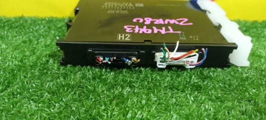 Электронный блок TOYOTA ESQUIRE ZWR80 2ZR-FXE 89990-28321 3 ракурс
