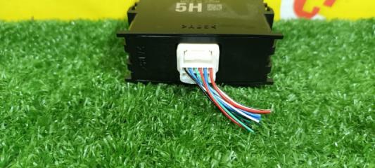 Электронный блок TOYOTA ESQUIRE ZWR80 2ZR-FXE 86572-28030 3 ракурс