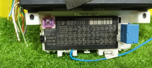 Блок предохранителей SUZUKI SWIFT ZC33S K14C 36785-53R30 3 ракурс Блок предохранителей SUZUKI SWIFT ZC33S K14C 36785-53R30 3 ракурс