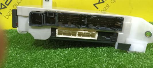 Блок предохранителей TOYOTA C-HR ZYX10 2ZR-FXE 89221-10021 5 ракурс