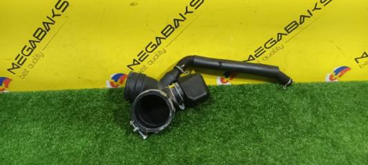 Патрубок TOYOTA C-HR ZYX10 2ZR-FXE 17880-37310 3 ракурс