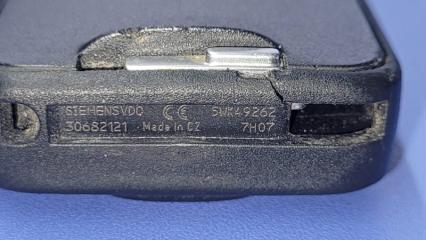 Ключ зажигания VOLVO V40 30682121 3 ракурс Ключ зажигания VOLVO V40 30682121 3 ракурс