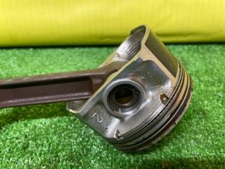 Поршень NISSAN SERENA C25 MR20DE 5 ракурс Поршень NISSAN SERENA C25 MR20DE 5 ракурс