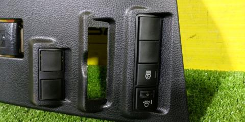 Консоль торпеды правая TOYOTA COROLLA CROSS ZSG10 2ZR-FAE 55432-16170 3 ракурс