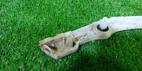 Крепление бампера правое заднее TOYOTA ISIS ANM15 1AZ-FSE 52155-44061 4 ракурс