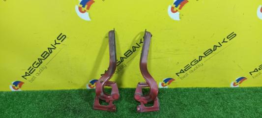 Петля капота TOYOTA PRIUS ZVW30 53420-47070 2 ракурс