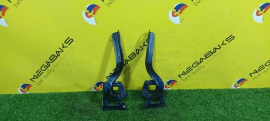 Петля капота TOYOTA PRIUS ZVW30 53410-47070 2 ракурс