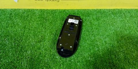 Блок упр. стеклоподьемниками правый передний FORD KUGA CBV HYD 9M5T-14A132 AA 3 ракурс Блок упр. стеклоподьемниками правый передний FORD KUGA CBV HYD 9M5T-14A132 AA 3 ракурс