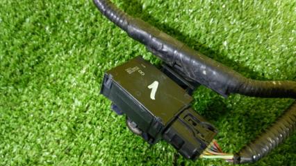 Датчик парктроника передний TOYOTA VELLFIRE ANH20 8934158030 3 ракурс