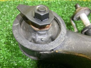 Подушка редуктора TOYOTA COROLLA NZE124 1NZ-FE 5238032020 2 ракурс