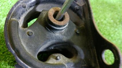 Подушка двигателя задняя HONDA DOMANI MB3 D15B 4 ракурс