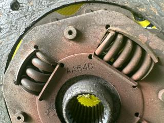 Диск сцепления SUBARU LEGACY BD5 EJ20H 30100AA540 2 ракурс