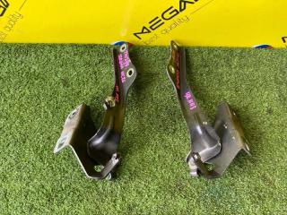 Петля капота NISSAN SERENA NC26 MR20DD 654001VA0A 2 ракурс