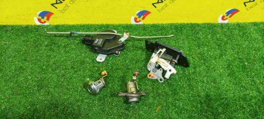Замок 5-й двери MITSUBISHI DION CR9W MR432679 2 ракурс