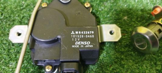 Замок 5-й двери MITSUBISHI DION CR9W MR432679 3 ракурс