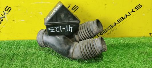 Патрубок воздушного фильтра TOYOTA HARRIER MCU10 1MZ-FE 1788020080 2 ракурс