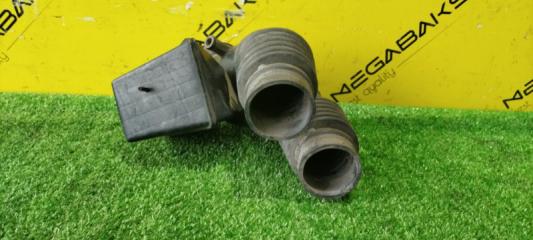Патрубок воздушного фильтра TOYOTA HARRIER MCU10 1MZ-FE 1788020080 3 ракурс
