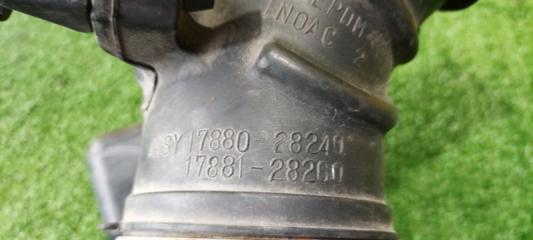 Патрубок воздушного фильтра TOYOTA VANGUARD ACA33 1788028240 4 ракурс