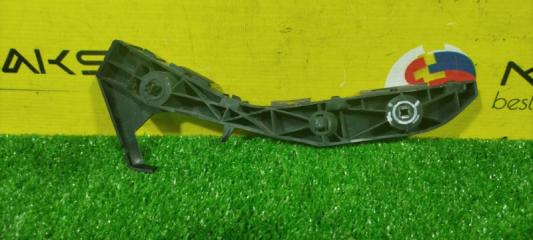 Крепление бампера правое переднее TOYOTA PRIUS NHW20 5211547010 2 ракурс