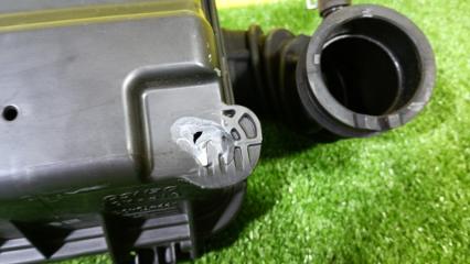 Корпус воздушного фильтра SUZUKI IGNIS FF21S K12C 1370081PA0 4 ракурс