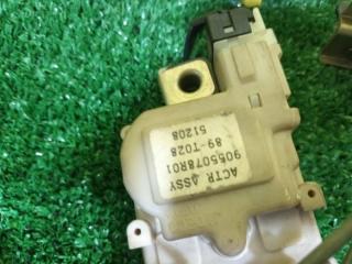 Замок 5-й двери NISSAN SUNNY CALIFORNIA WFNY10 GA15DE 9050260R00 3 ракурс