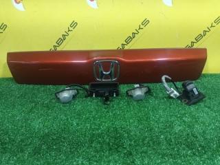 Накладка 5-й двери HONDA STREAM RN8 R20A 74890SMA00 2 ракурс