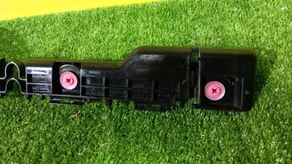 Крепление бампера левое заднее TOYOTA NOAH ZRR85G 5257628010 2 ракурс