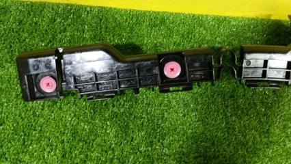 Крепление бампера правое заднее TOYOTA NOAH ZRR85G 5257528020 2 ракурс