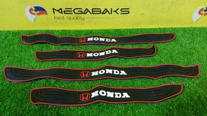 Накладка на порог HONDA STREAM RN6 R18A 1 ракурс