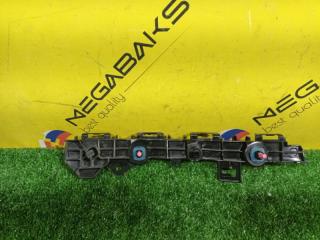 Крепление бампера правое заднее TOYOTA YARIS MXPA10 M15A 52575K0010 3 ракурс