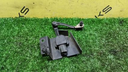 Датчик положения кузова задний TOYOTA COROLLA NZE124 1NZ-FE 2 ракурс