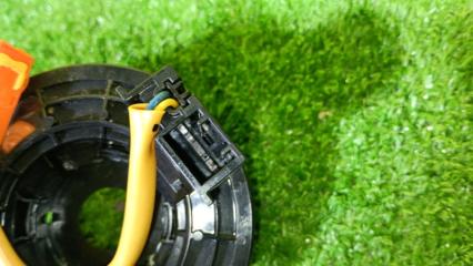 Шлейф-лента air bag TOYOTA SIENTA NCP81 1NZ-FE 8430652100 5 ракурс
