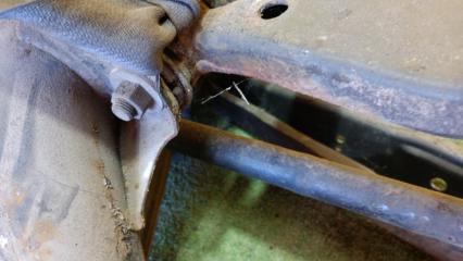 Балка подвески TOYOTA MARK II GX115 1G-FE 4111022890 4 ракурс