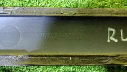 Молдинг на дверь левый задний TOYOTA AVENSIS AZT251 2AZ-FSE 7574205100 4 ракурс