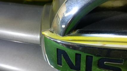 Решетка радиатора NISSAN NOTE E12 HR12DDR 623123VA0A 3 ракурс