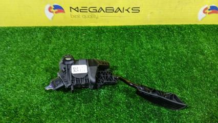 Педаль подачи топлива SUZUKI HUSTLER MR52S R06AT 4940067T40 3 ракурс Педаль подачи топлива SUZUKI HUSTLER MR52S R06AT 4940067T40 3 ракурс