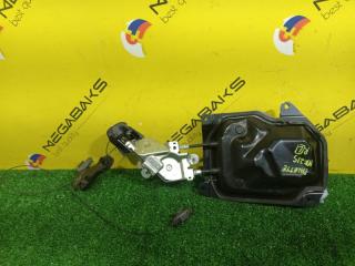 Доводчик двери левый задний SUZUKI PALETTE MK21S K6A 4 ракурс