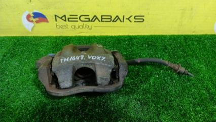Суппорт правый задний TOYOTA VOXY ZRR75 3ZR-FAE 4773028270 2 ракурс