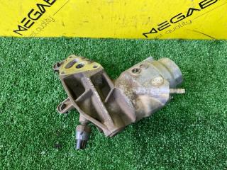 Крепление масляного фильтра TOYOTA CROWN GRS203 3GR-FSE 1567031020 3 ракурс