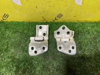 Петли 5-й двери SUZUKI JIMNY JB23W K6A-T 69510-81A01 3 ракурс